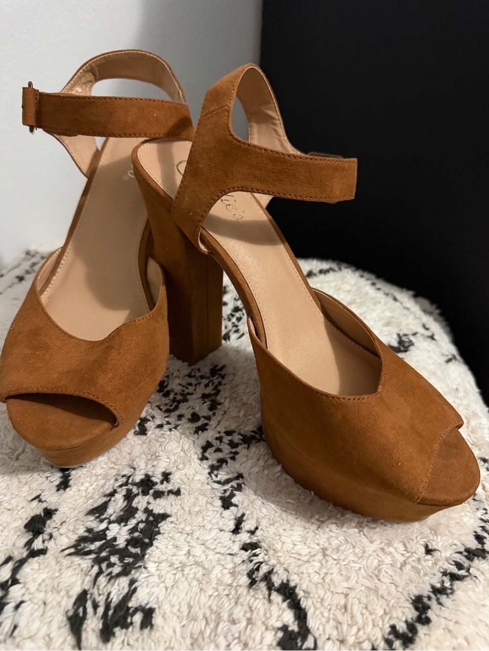 Candie’s Camel Suede Platform Peep Toe Block Heels Size 9